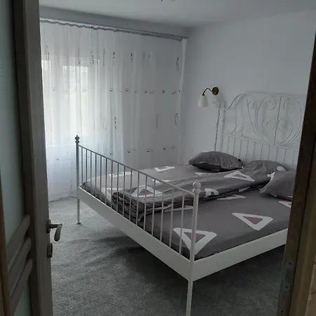 Apartment Ca Acasa Corbu *