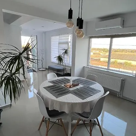 Apartment Ca Acasa Corbu *
