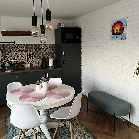 Apartment Ca Acasa Corbu *